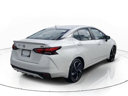 Aspen White Tricoat 2025 Nissan Versa 1.6 S