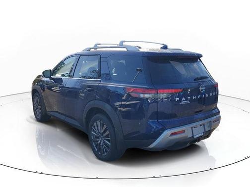 2025 Nissan Pathfinder SL FWD