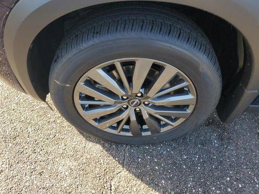 2025 Nissan Pathfinder SL FWD