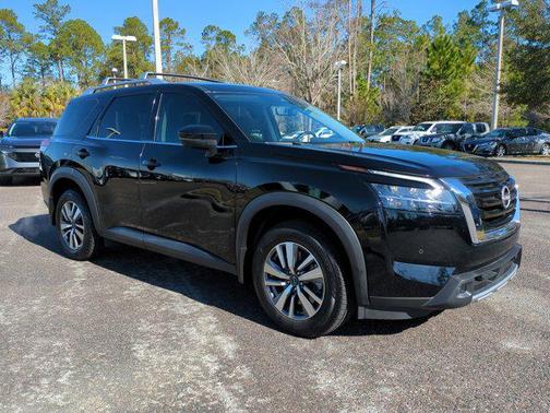 Super Black 2023 Nissan Pathfinder SL 4WD