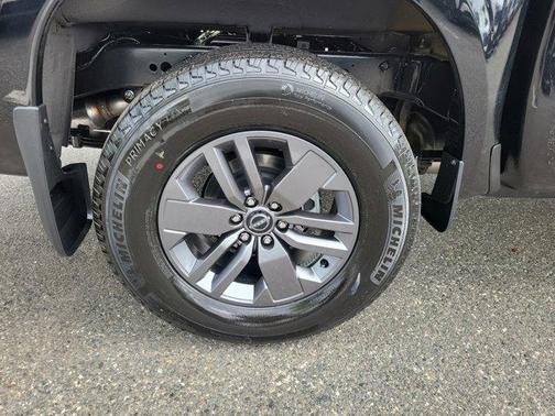 Super Black 2026 Nissan Frontier SV