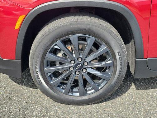 Cherry Red Tintcoat 2022 Chevrolet Traverse RS