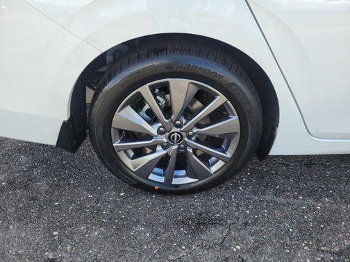 2026 Nissan Sentra SL