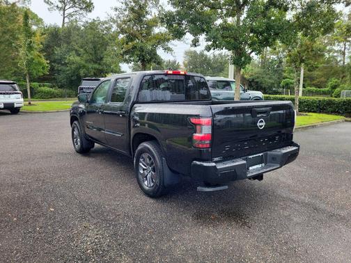 Super Black 2027 Nissan Frontier SV