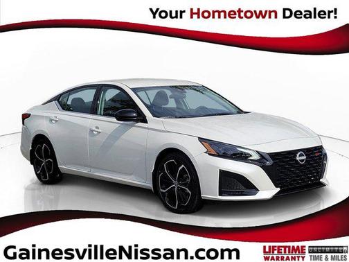 Pearl White Tricoat 2026 Nissan Altima SR FWD