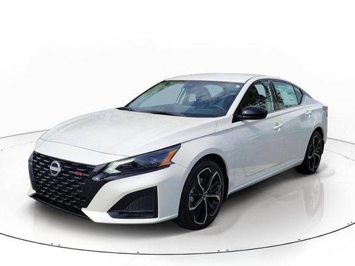 Pearl White Tricoat 2026 Nissan Altima SR FWD