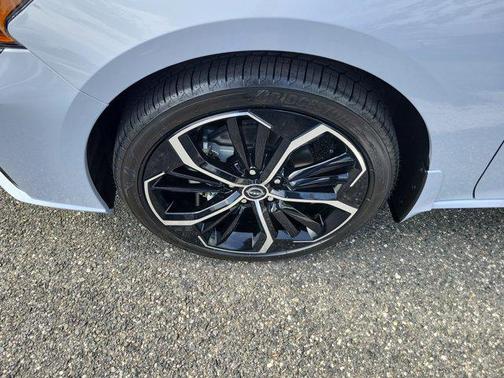 Gray Sky Pearl 2026 Nissan Altima SR FWD