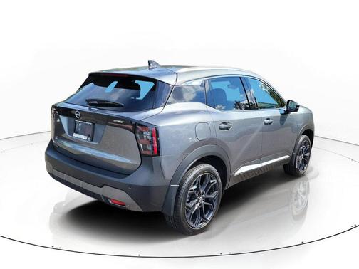Gun Metallic 2027 Nissan Kicks SR