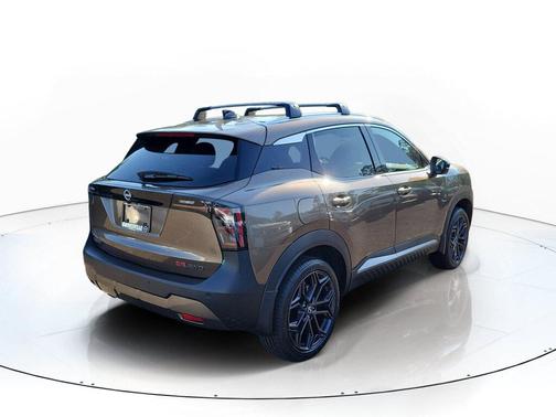 Canyon Bronze Metallic 2026 Nissan Kicks SR