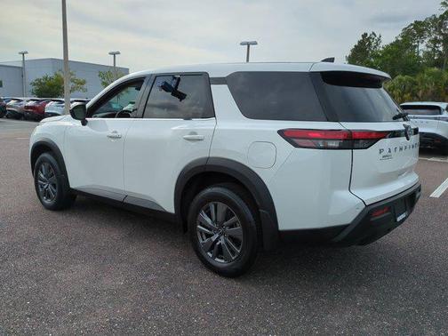 2025 Nissan Pathfinder S FWD
