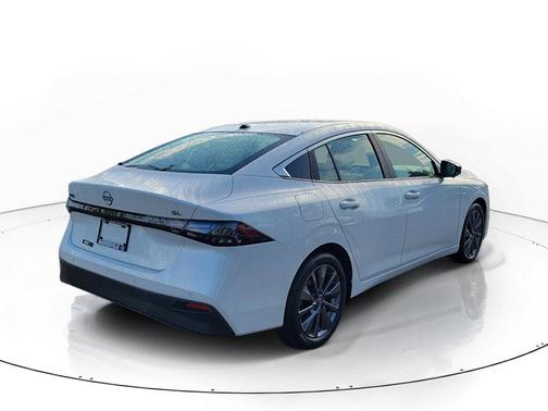 Aspen White Tricoat 2026 Nissan Sentra SL