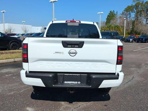 2025 Nissan Frontier SV