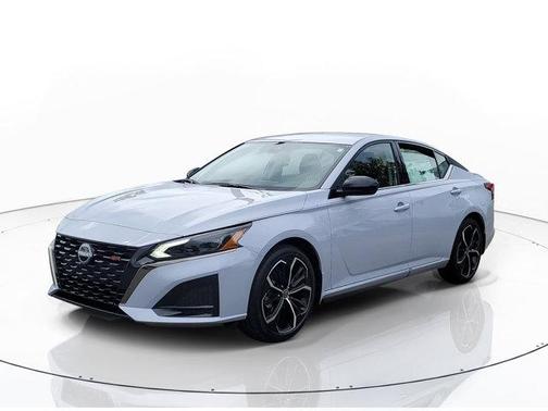 2025 Nissan Altima SR FWD