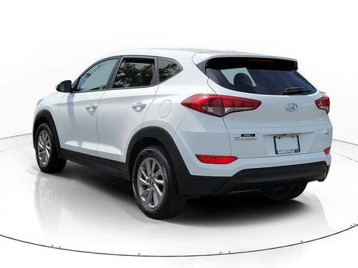 Dazzling White 2018 Hyundai TUCSON SE