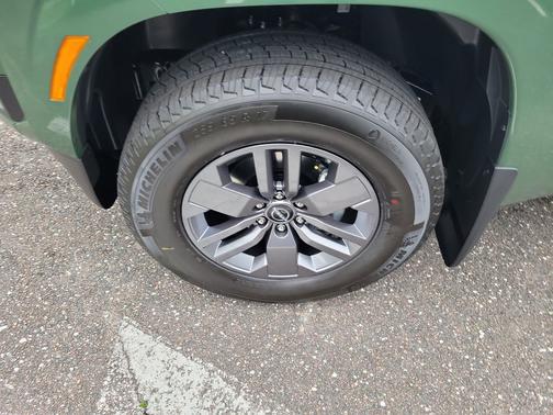 Tactical Green Metallic 2026 Nissan Frontier SV