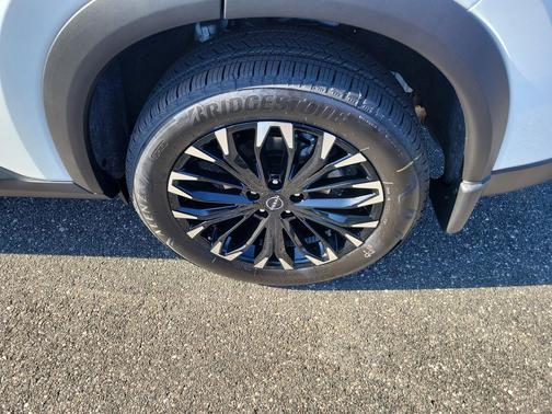 Everest White Pearl Tricoat 2026 Nissan Rogue Dark Armor