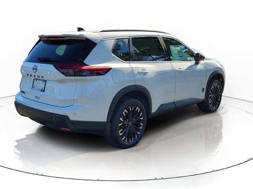 Everest White Pearl Tricoat 2026 Nissan Rogue Dark Armor