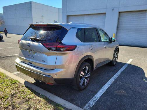 2025 Nissan Rogue SL