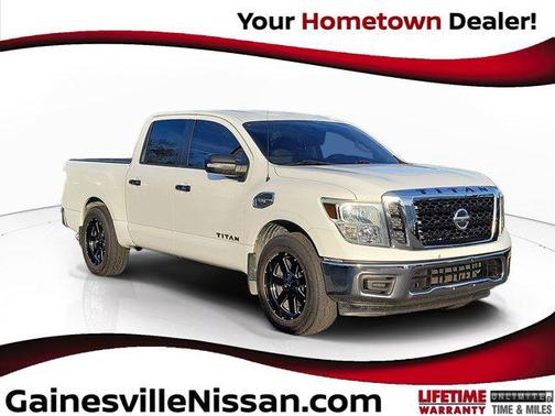 2017 Nissan Titan SV