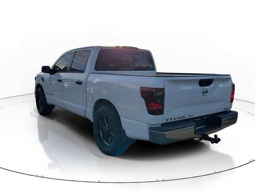 2017 Nissan Titan SV