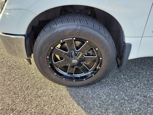 2017 Nissan Titan SV