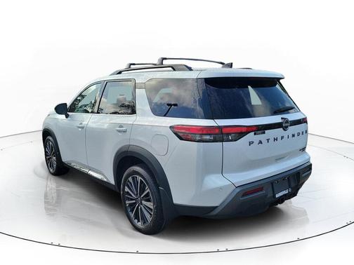 Everest White Pearl Tricoat 2026 Nissan Pathfinder Platinum