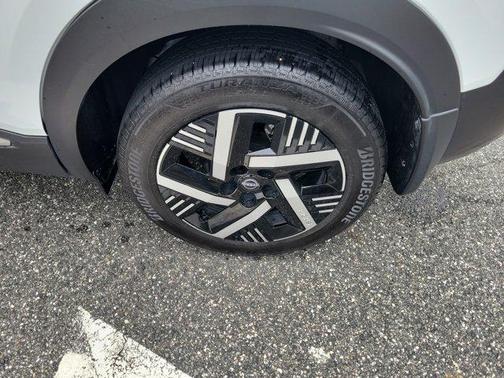 Fresh Powder 2025 Nissan Kicks SV