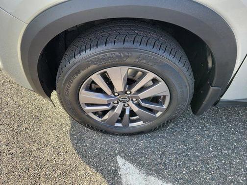 2023 Nissan Pathfinder S FWD