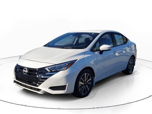 Aspen White 2025 Nissan Versa 1.6 SV