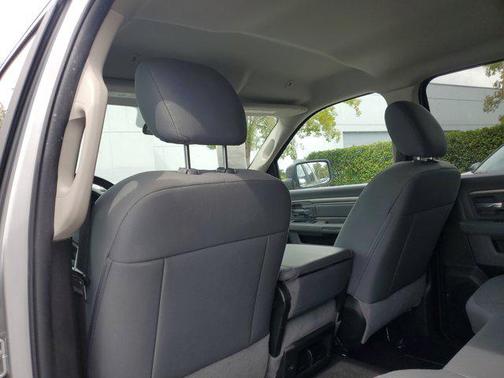 2019 RAM 1500 SLT