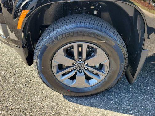 Super Black 2026 Nissan Frontier SV