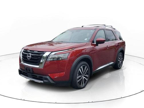 2025 Nissan Pathfinder Platinum FWD