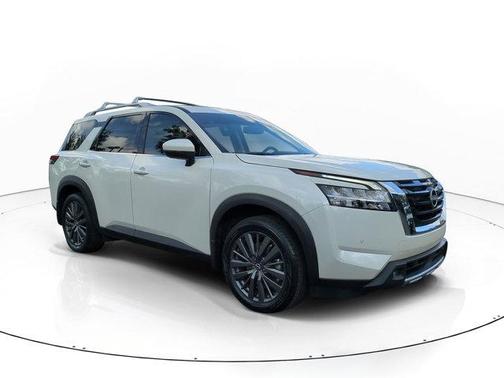 2022 Nissan Pathfinder SL 2WD
