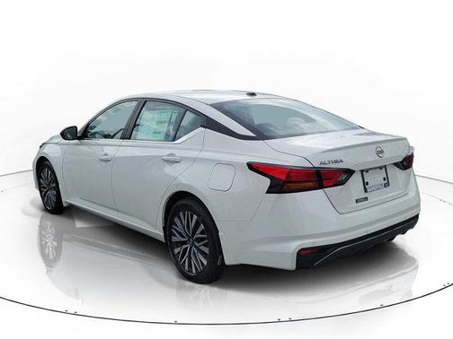Pearl White Tricoat 2026 Nissan Altima SV FWD
