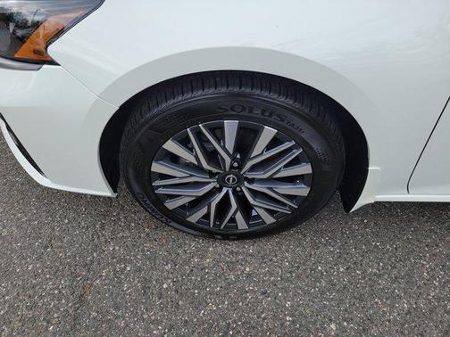 Pearl White Tricoat 2026 Nissan Altima SV FWD