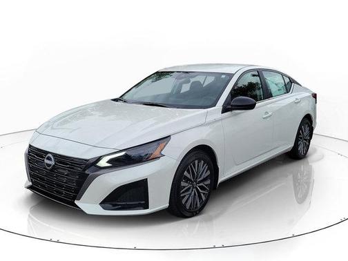 Pearl White Tricoat 2026 Nissan Altima SV FWD