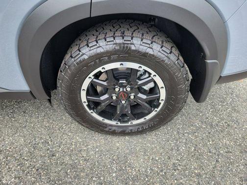 Boulder Gray Pearl/Super Black 2026 Nissan Pathfinder Rock Creek