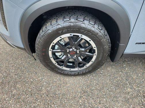 Boulder Gray Pearl/Super Black 2026 Nissan Pathfinder Rock Creek