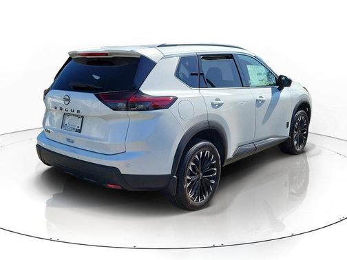 Everest White Pearl Tricoat 2026 Nissan Rogue Dark Armor