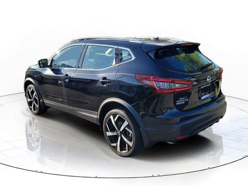 Magnetic Black Pearl 2022 Nissan Rogue Sport SL