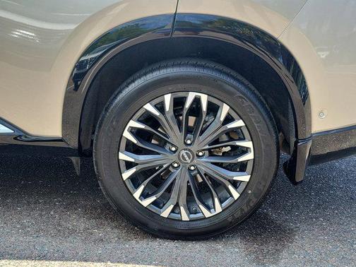 Champagne Silver Metallic 2025 Nissan Rogue Platinum