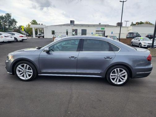 2017 Volkswagen Passat 1.8T SEL Premium