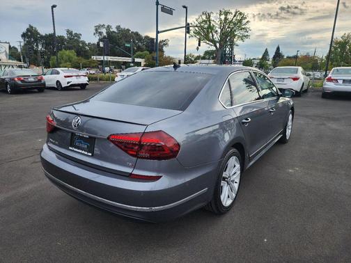 2017 Volkswagen Passat 1.8T SEL Premium