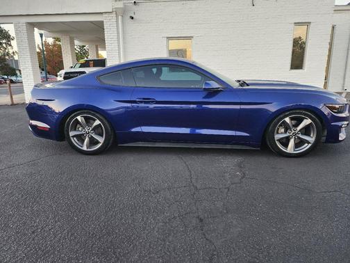 2016 Ford Mustang V6