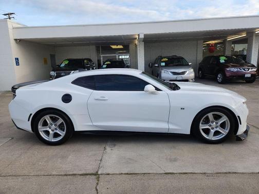 Summit White 2016 Chevrolet Camaro 1LT