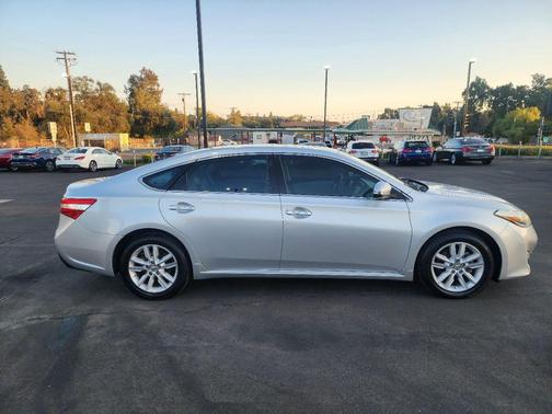 2013 Toyota Avalon XLE Premium