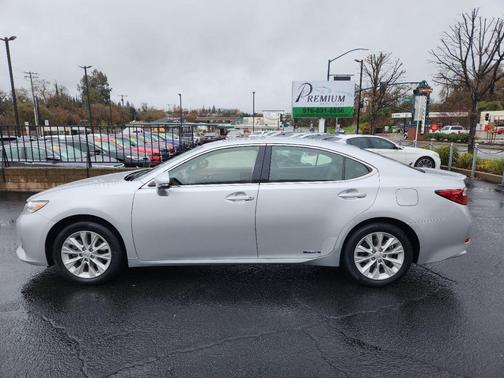 2013 Lexus ES 300h Base