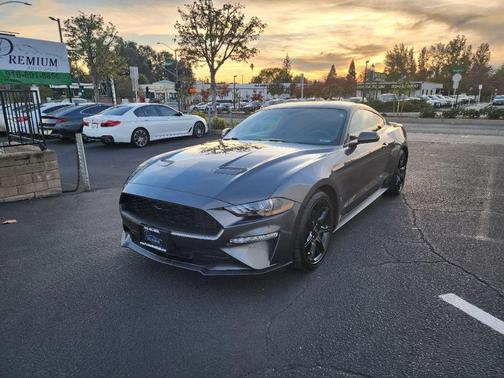 2020 Ford Mustang EcoBoost