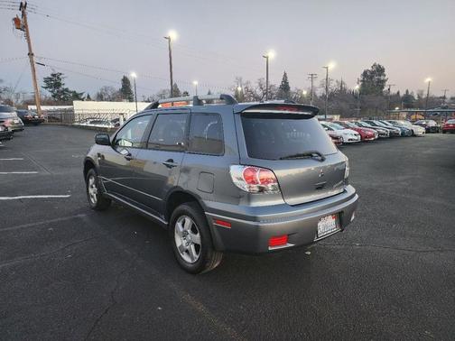 2004 Mitsubishi Outlander XLS
