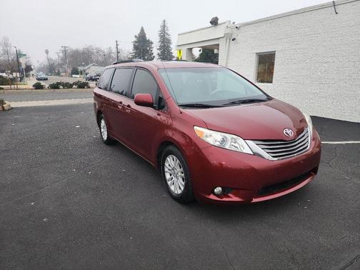 2012 Toyota Sienna XLE